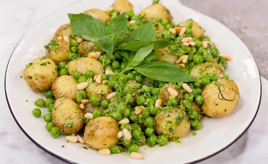 Potatis med pesto - så får du krisp och rätt balans