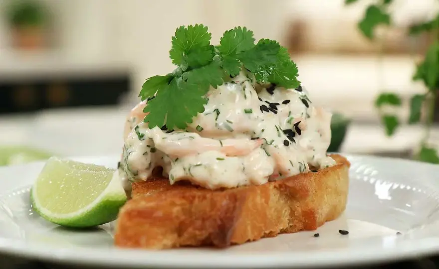 Asiatisk skagenröra med lime, sesam och chili