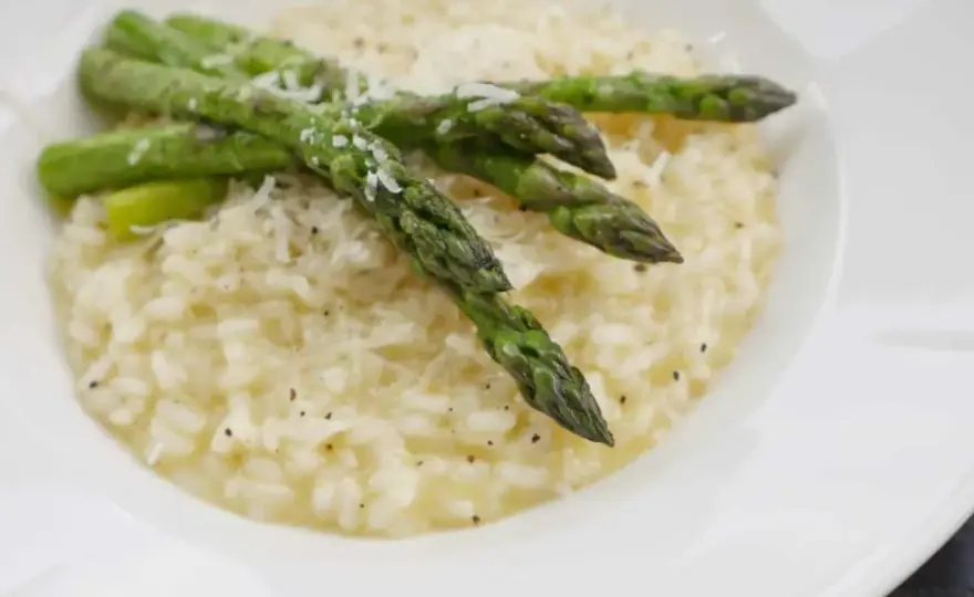 Sparrisrisotto som blir krämig och frisk varje gång