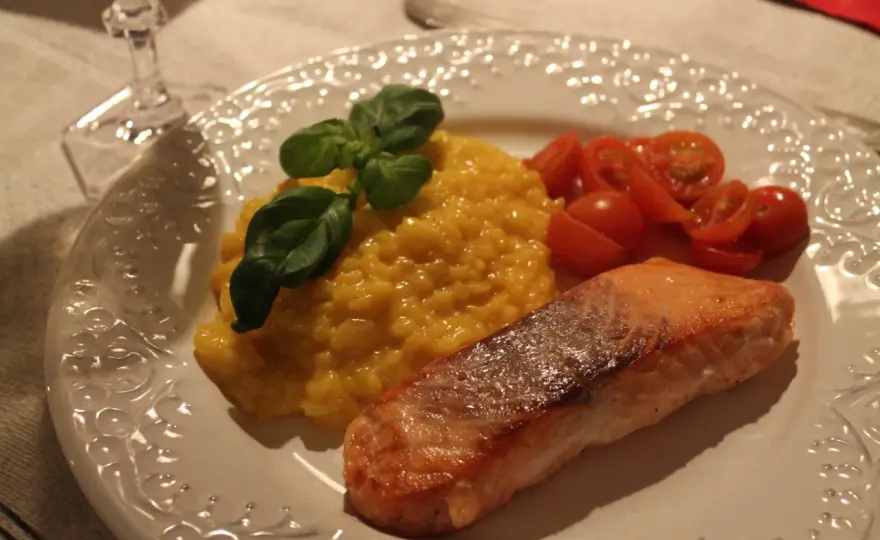 Saffransrisotto med lax - krämig, frisk och enkel att lyckas med