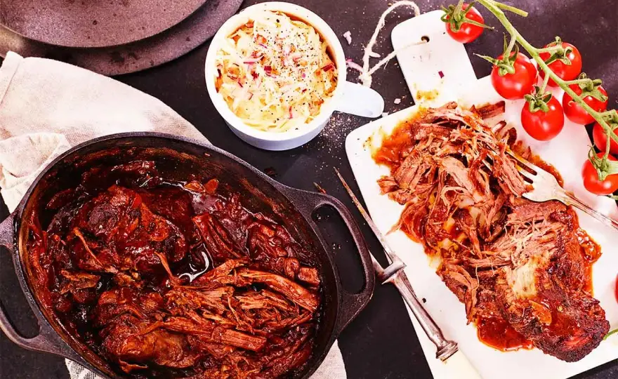 Pulled beef med barbequesås - så väljer du rätt tillbehör